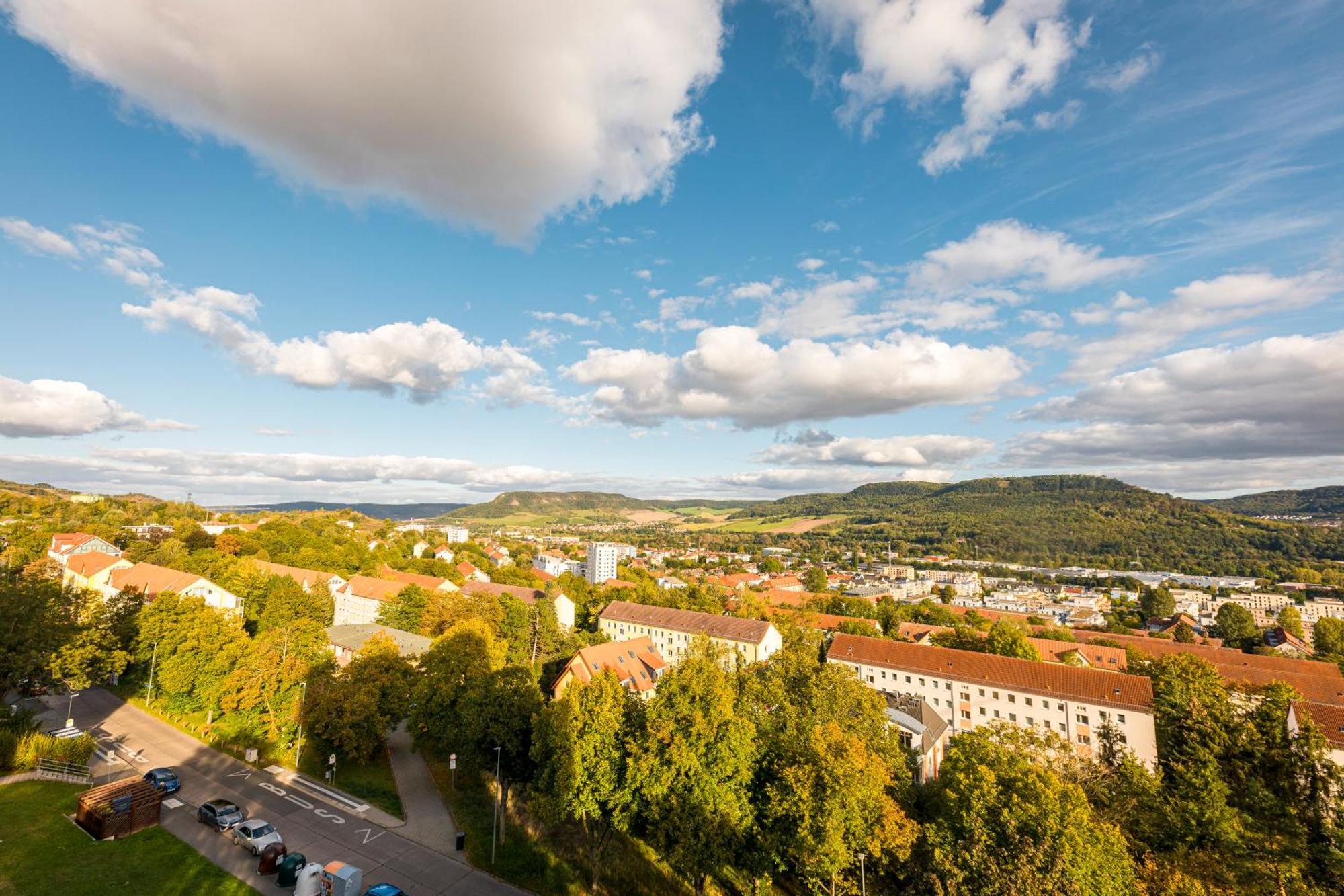 Modernes 2-Zimmer-Apartment Mit Balkon Und Netflix Jena Dış mekan fotoğraf